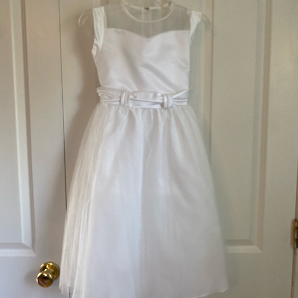 Girls size 7 communion dress and headpiece